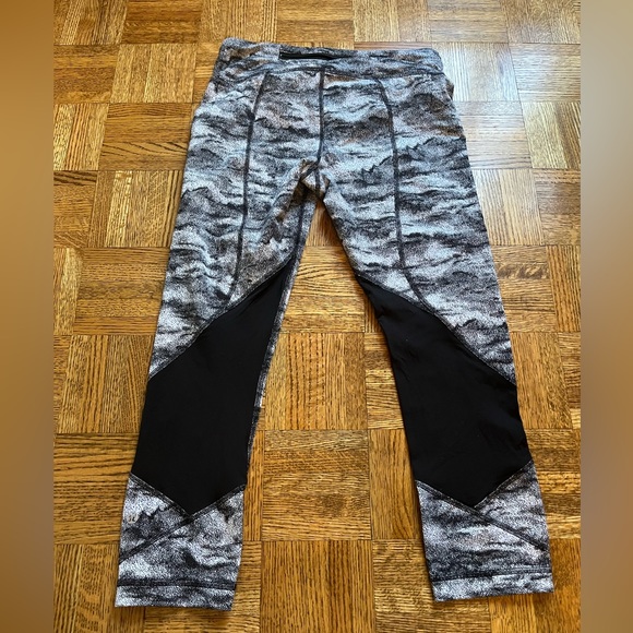 Barley Worn LULULEMON Pace Rival Crop Pants - Picture 4 of 14